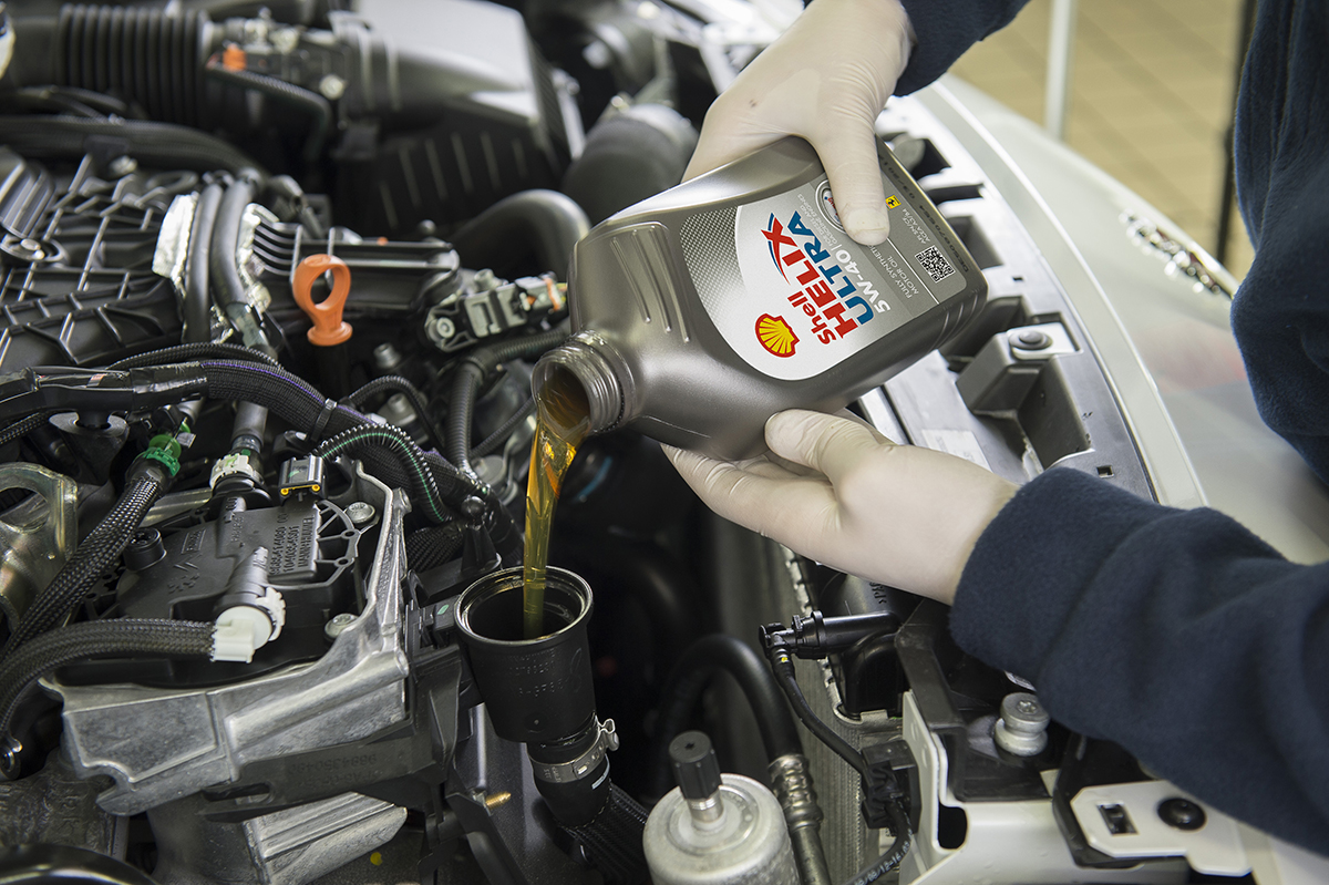 Kako odabrati motorno ulje za automobil u 3 koraka?